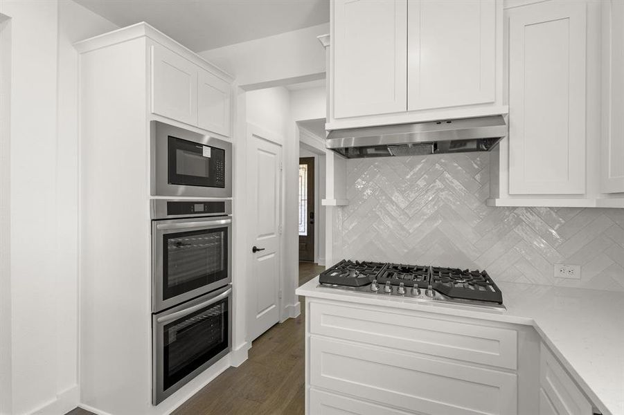 Furnished interior view inside a new home in Inspiration, Seis Lagos (Image 9). Furnished interior view inside a new home in Inspiration, Seis Lagos (Image 9).