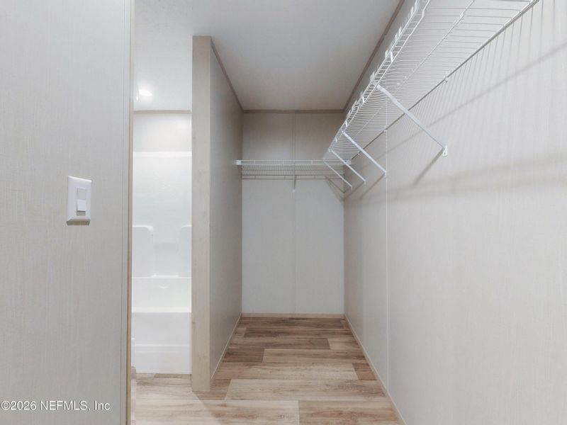 Spacious, unfurnished interior of a new home in , Keystone Heights (Image 20).