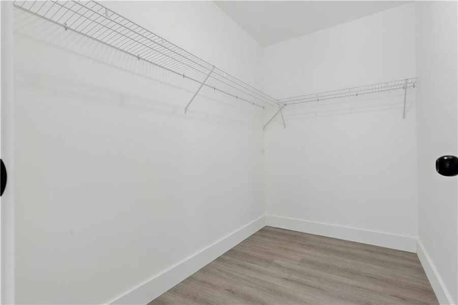 Spacious, unfurnished interior of a new home in , Dallas (Image 11).