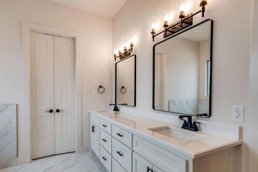 Furnished interior view inside a new home in Prairie Winds Estates, Poolville (Image 6). Furnished interior view inside a new home in Prairie Winds Estates, Poolville (Image 6).