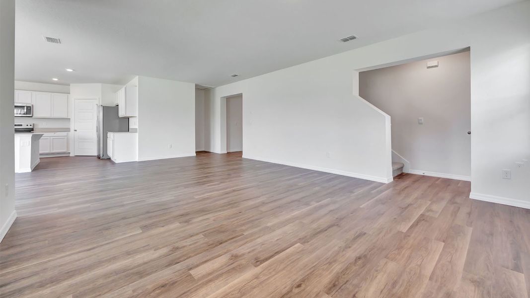 Spacious, unfurnished interior of a new home in Crosswinds, Haines City (Image 16). Spacious, unfurnished interior of a new home in Crosswinds, Haines City (Image 16).