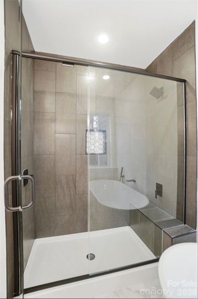 Image 47 of a home in .