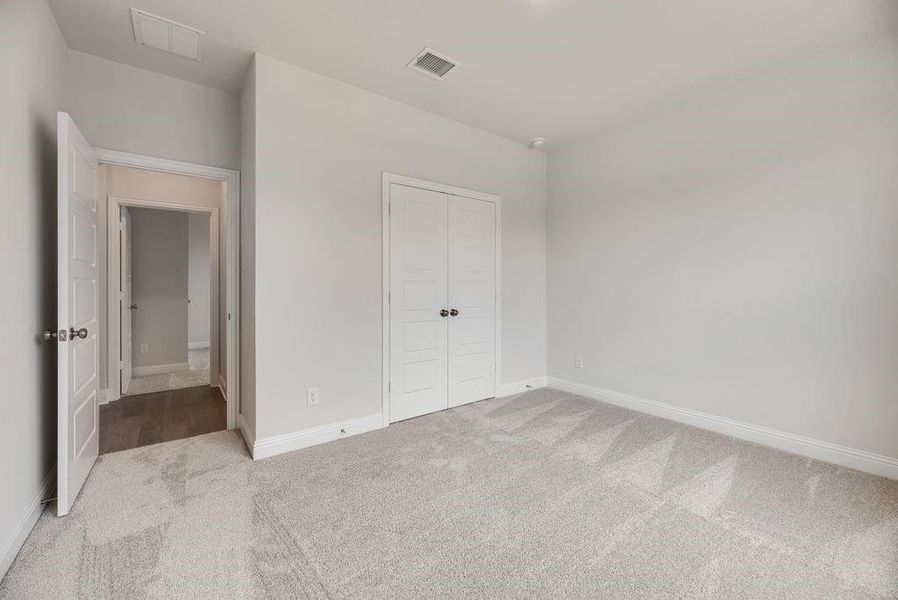 Spacious, unfurnished interior of a new home in Spiritas Ranch, Little Elm (Image 14).