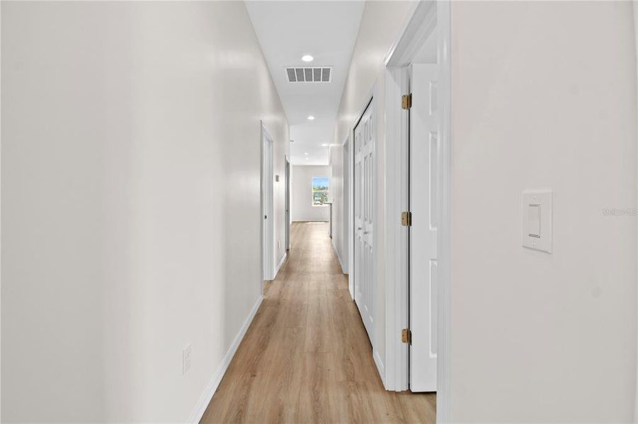 Spacious, unfurnished interior of a new home in , St. Petersburg (Image 35).