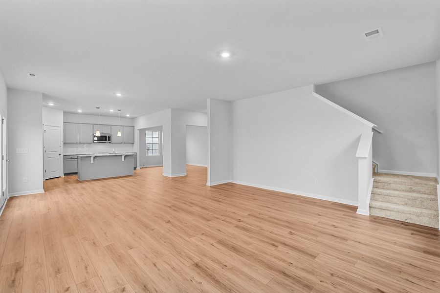 Spacious, unfurnished interior of a new home in Fieldstone, Lexington (Image 18).