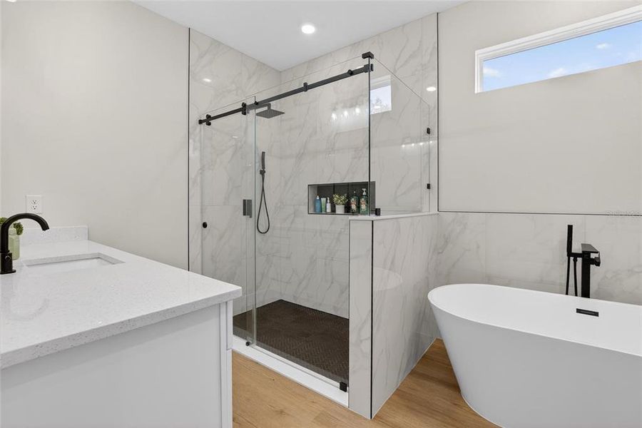 Furnished interior view inside a new home in , Plant City (Image 31).