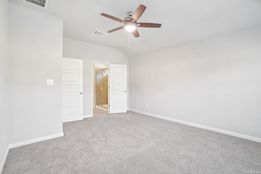 Spacious, unfurnished interior of a new home in Kallison Ranch, San Antonio (Image 16). Spacious, unfurnished interior of a new home in Kallison Ranch, San Antonio (Image 16).