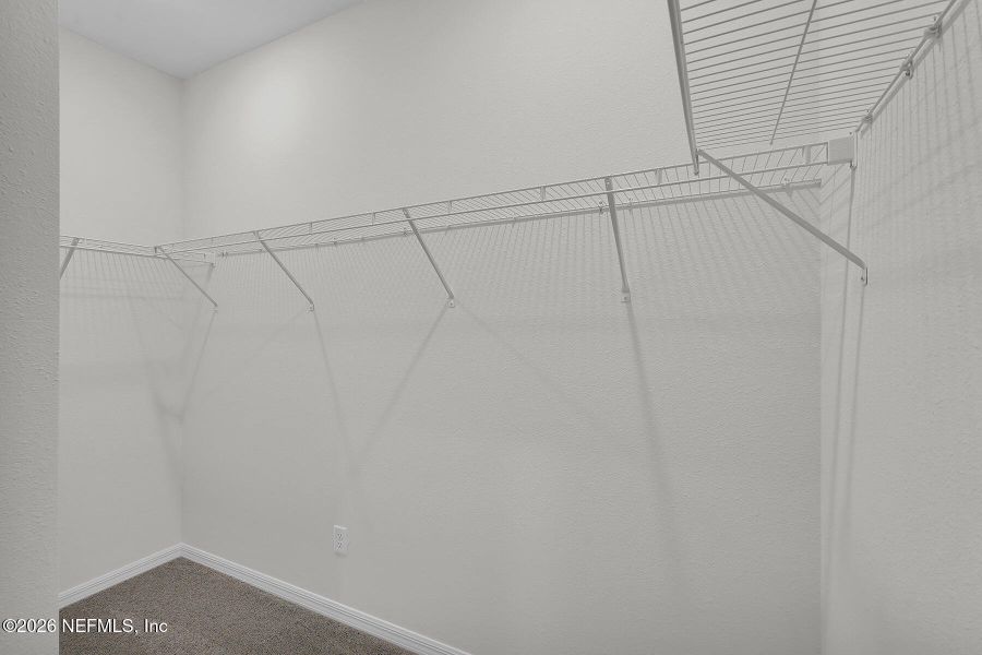 Spacious, unfurnished interior of a new home in , Middleburg (Image 15).