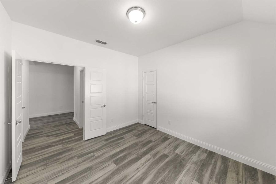 Representative unfurnished interior of a home built from the Frisco by Pacesetter Homes in Keeneland, Aubrey (Image 23).