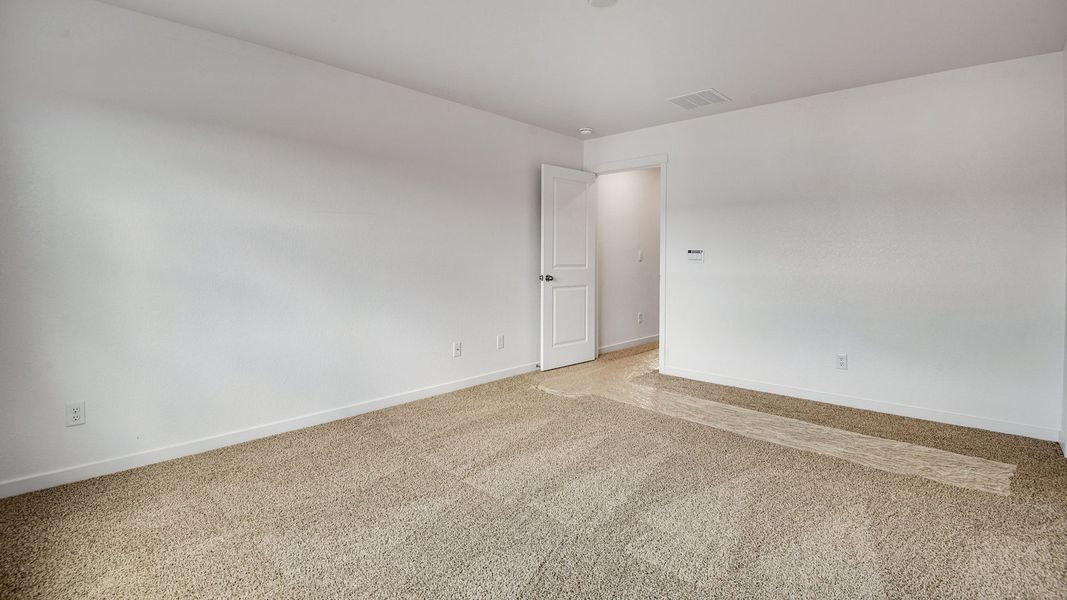 Spacious, unfurnished interior of a new home in Sky Ranch, Watkins (Image 14). Spacious, unfurnished interior of a new home in Sky Ranch, Watkins (Image 14).