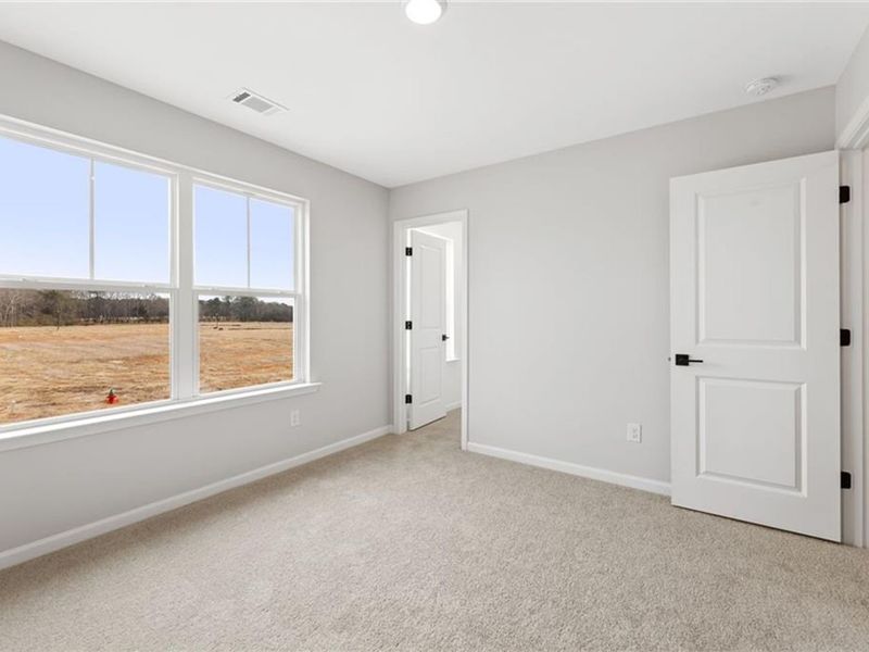 Spacious, unfurnished interior of a new home in Cedar Farms, Winder (Image 16).