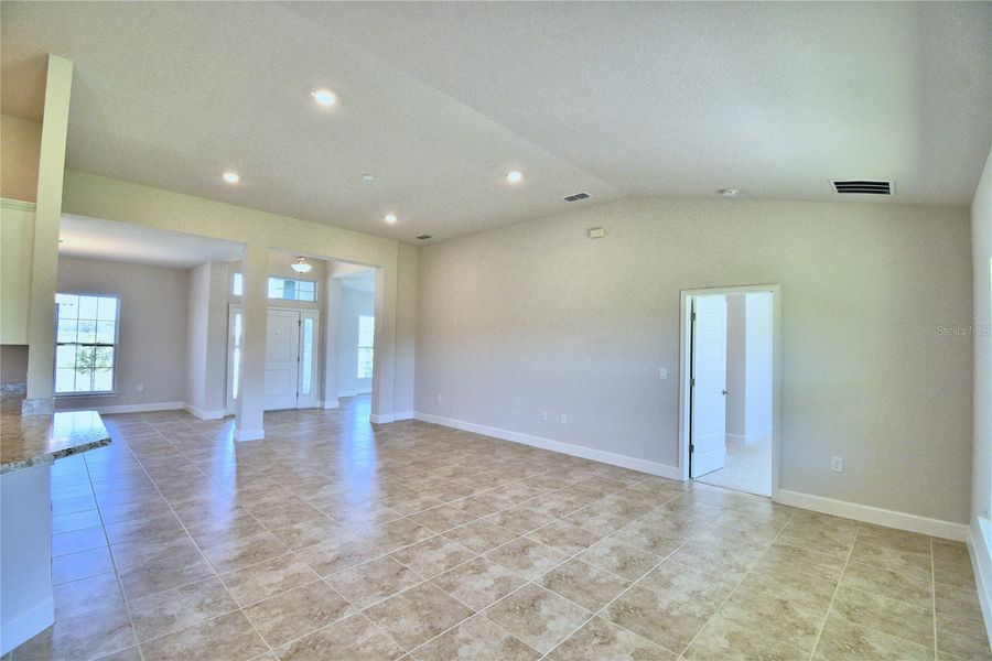 Spacious, unfurnished interior of a new home in Cadence Crossing, Auburndale (Image 25). Spacious, unfurnished interior of a new home in Cadence Crossing, Auburndale (Image 25).