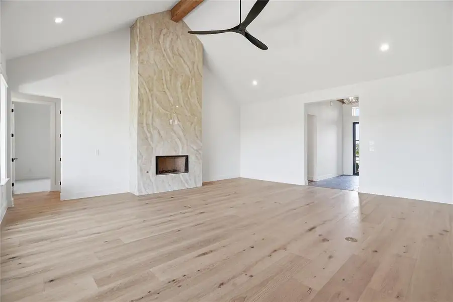 Spacious, unfurnished interior of a new home in Summit Ranch, Aledo (Image 24).