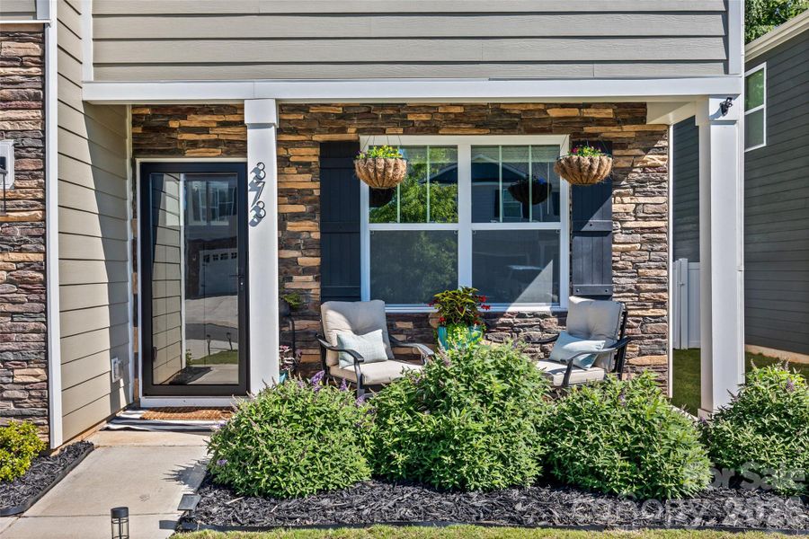Exterior details and patio area of a home in Fergus Crossing, York (Image 3).