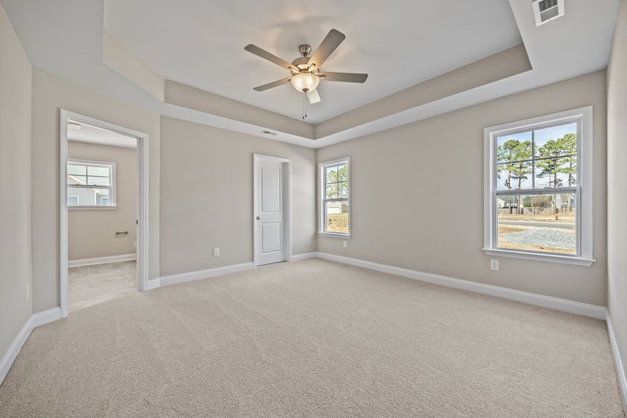 Spacious, unfurnished interior of a new home in Davenport Farms, Winterville (Image 27).