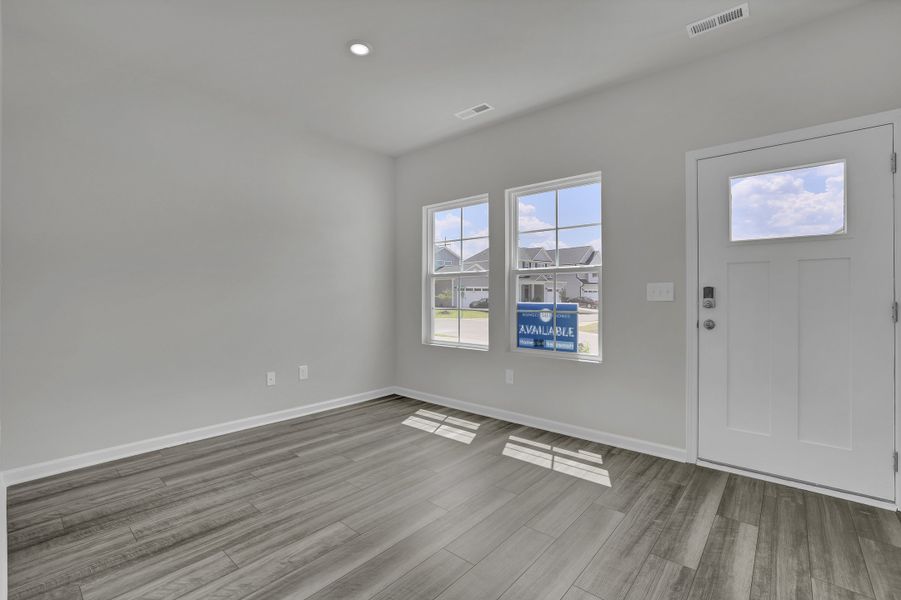Spacious, unfurnished interior of a new home in River Tide Farms, Bolivia (Image 13).