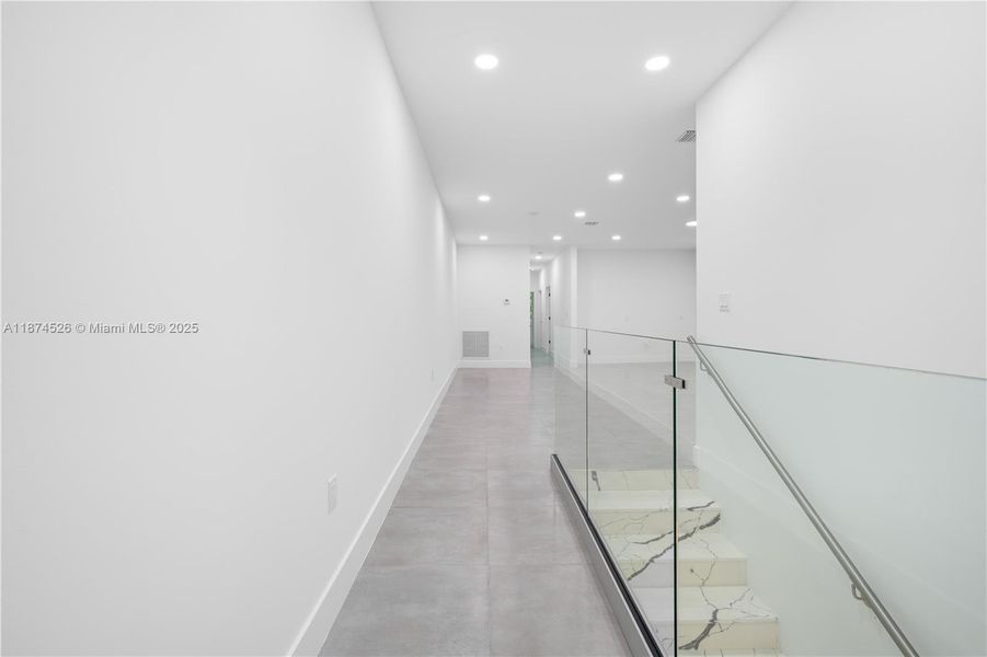 Spacious, unfurnished interior of a new home in , Miami (Image 21).