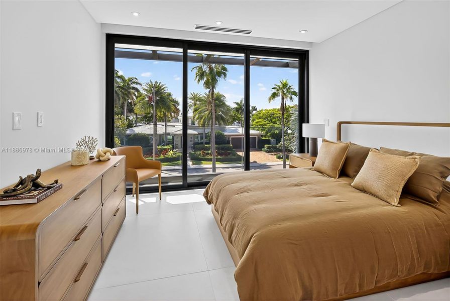 Furnished interior view inside a new home in , Fort Lauderdale (Image 24).