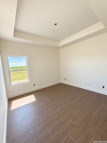 Spacious, unfurnished interior of a new home in , Eagle Pass (Image 9).