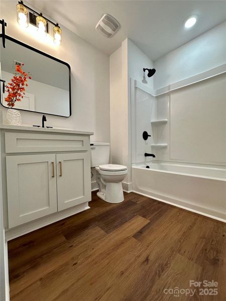 Image 36 of a home in .