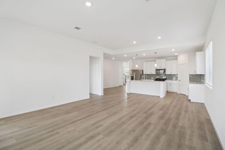 Spacious, unfurnished interior of a new home in Landing Meadows - Premier Series, New Caney (Image 26).