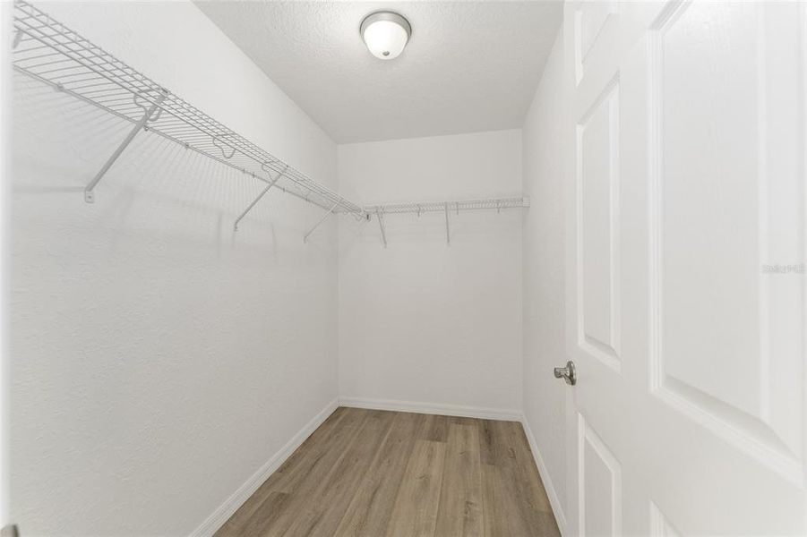 Spacious, unfurnished interior of a new home in , Ocala (Image 29).