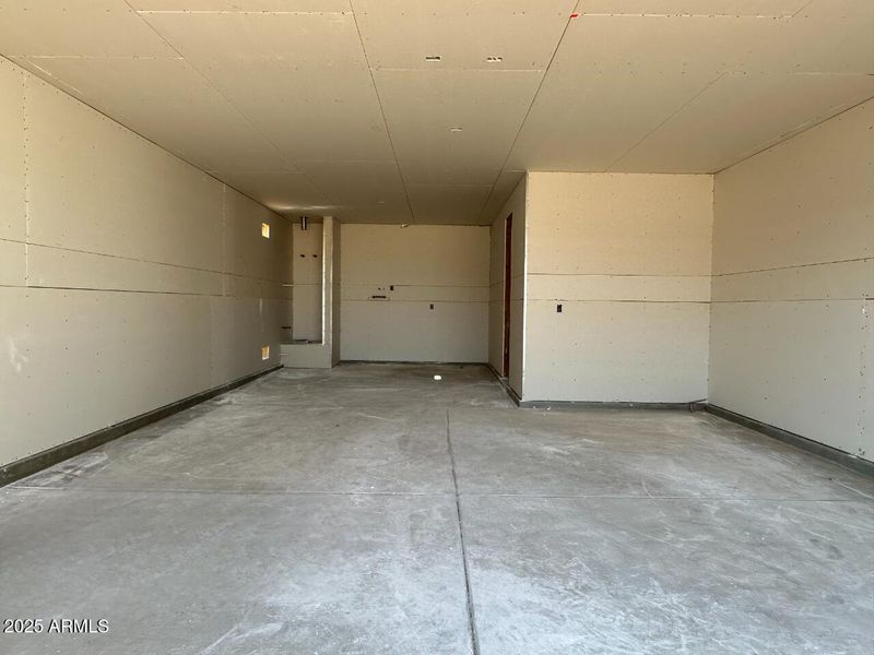 0013_ 3 Car Garage 0013_ 3 Car Garage