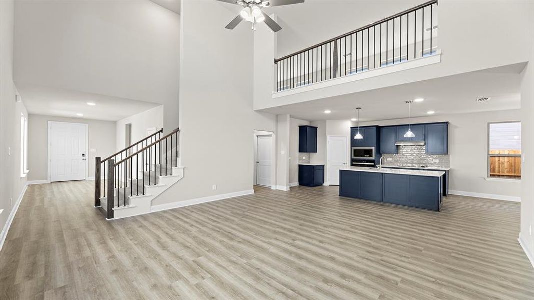 05. 1624 Edgeway - Family (2)