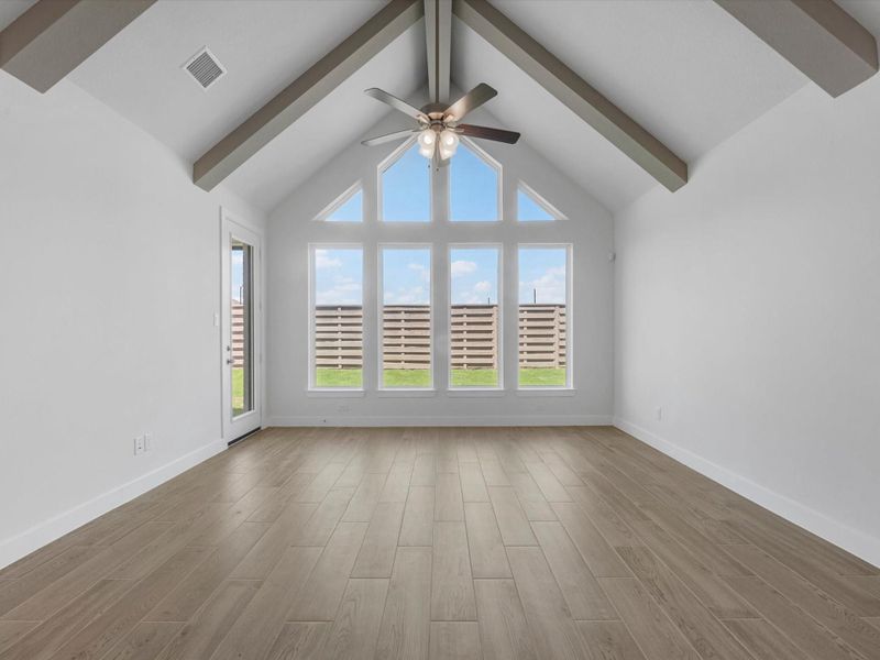 Spacious, unfurnished interior of a new home in Austin Point, Richmond (Image 14).