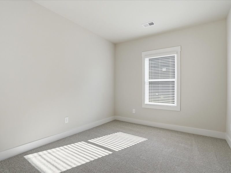 Spacious, unfurnished interior of a new home in Ashby Woods, Boiling Springs (Image 9).
