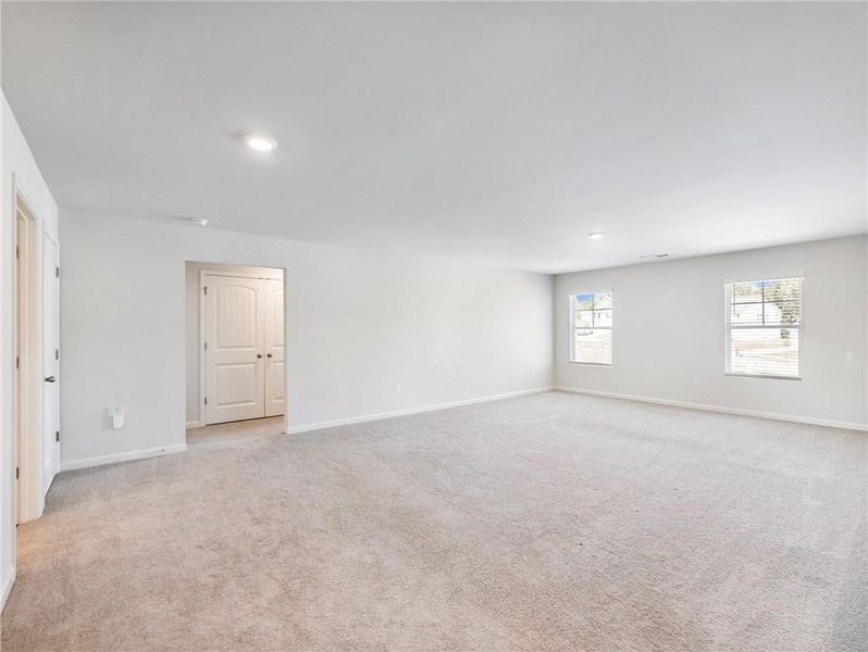 Spacious, unfurnished interior of a new home in , Braselton (Image 20). Spacious, unfurnished interior of a new home in , Braselton (Image 20).