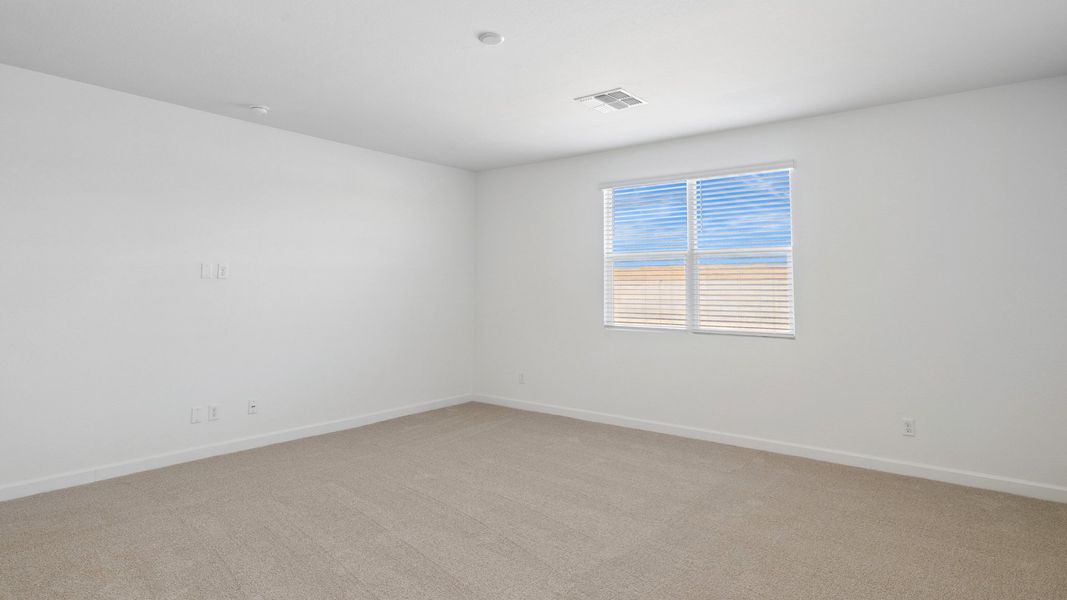 Representative unfurnished interior of a home built from the Cobalt by D.R. Horton in Zanjero Pass, Glendale (Image 32).