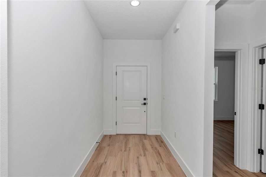 Spacious, unfurnished interior of a new home in , Dunnellon (Image 38). Spacious, unfurnished interior of a new home in , Dunnellon (Image 38).