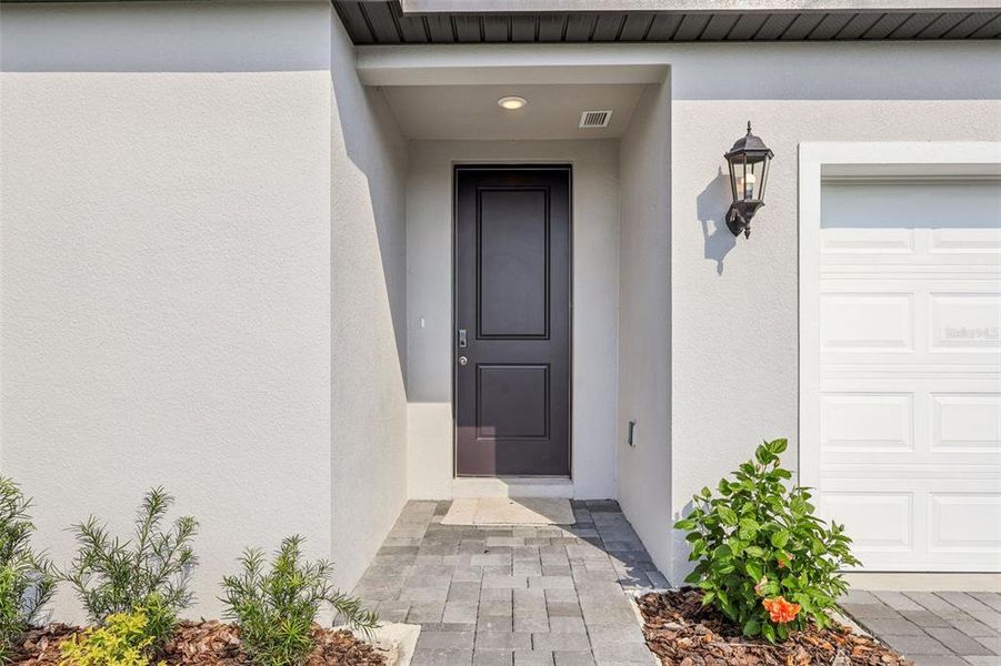 Exterior details and patio area of a home in Crosswinds - Signature Series, Haines City (Image 3).