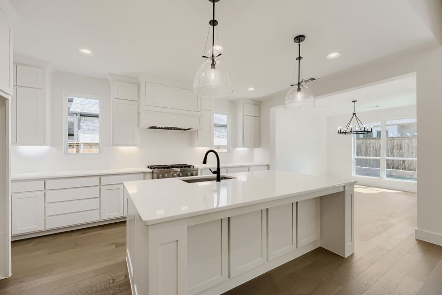 1813 Flowerfield - Kitchen