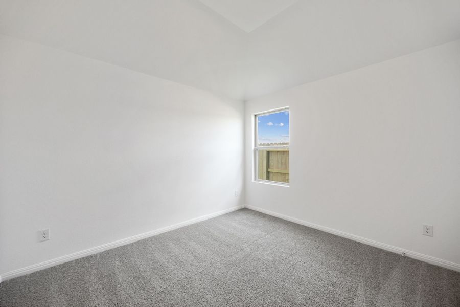 Spacious, unfurnished interior of a new home in Riviera Pines, Huffman (Image 29).
