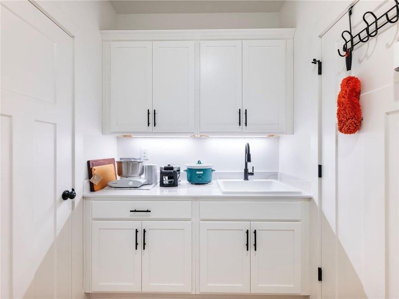 Furnished interior view inside a new home in , Gillsville (Image 55).