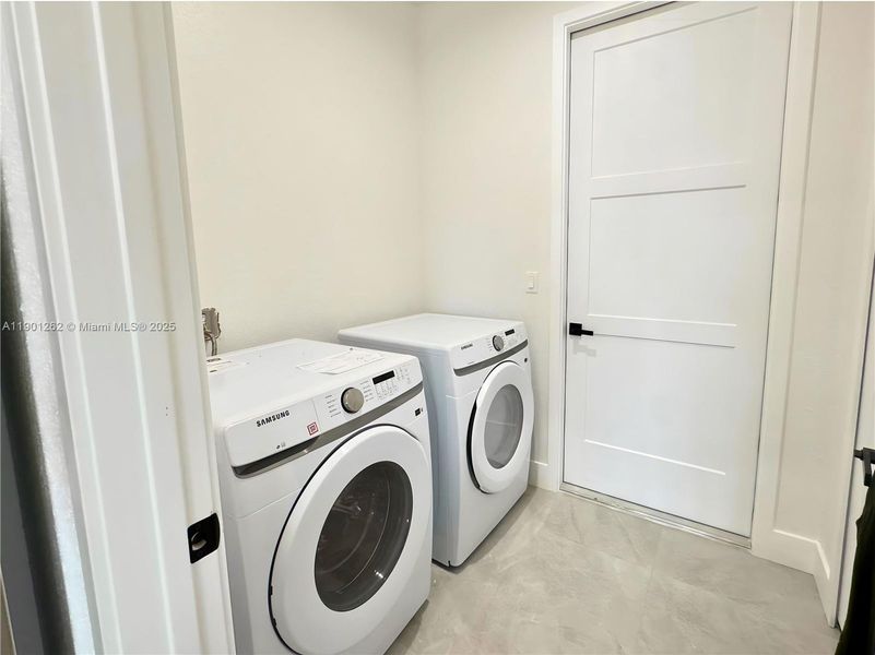 Close-up of interior finishes inside a home in , Cape Coral (Image 12).