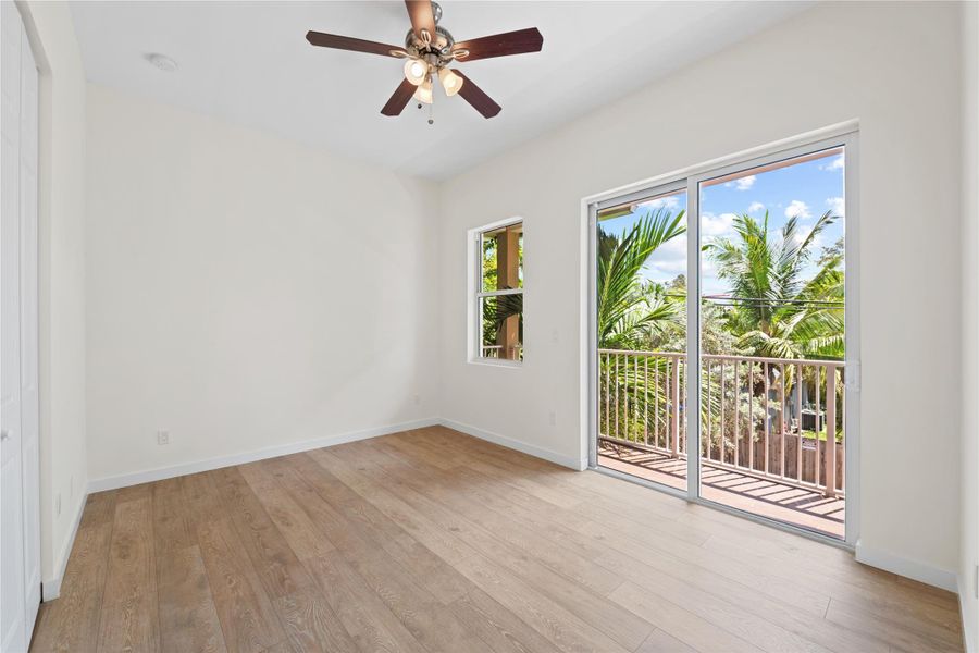 Spacious, unfurnished interior of a new home in , Fort Lauderdale (Image 21).