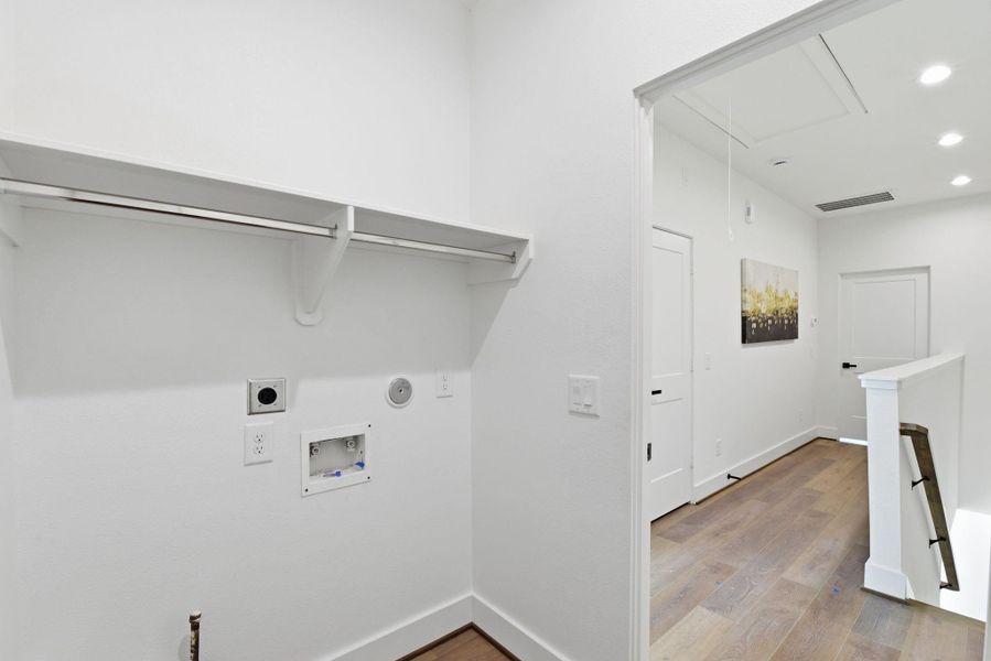 Spacious, unfurnished interior of a new home in , Houston (Image 23).