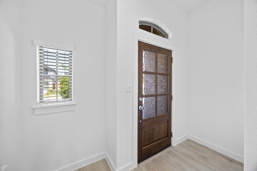 Spacious, unfurnished interior of a new home in Lakeside at Tessera, Lago Vista (Image 3).