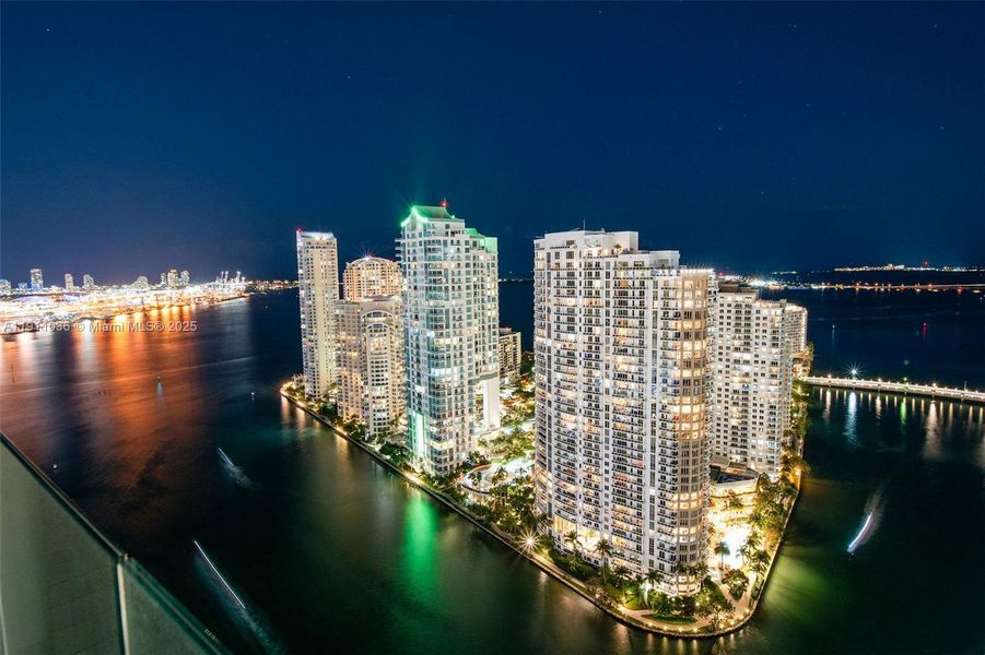Condo located in Miami, FL showcasing its design and architecture (Image 35). Condo located in Miami, FL showcasing its design and architecture (Image 35).