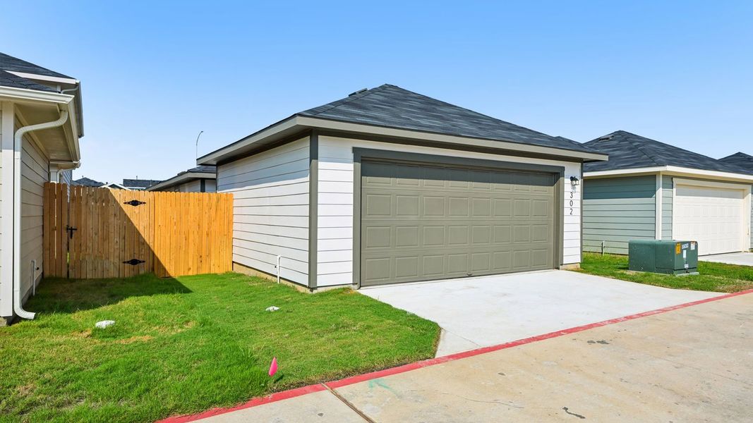 Exterior details and patio area of a home in Valverde, Bastrop (Image 24).