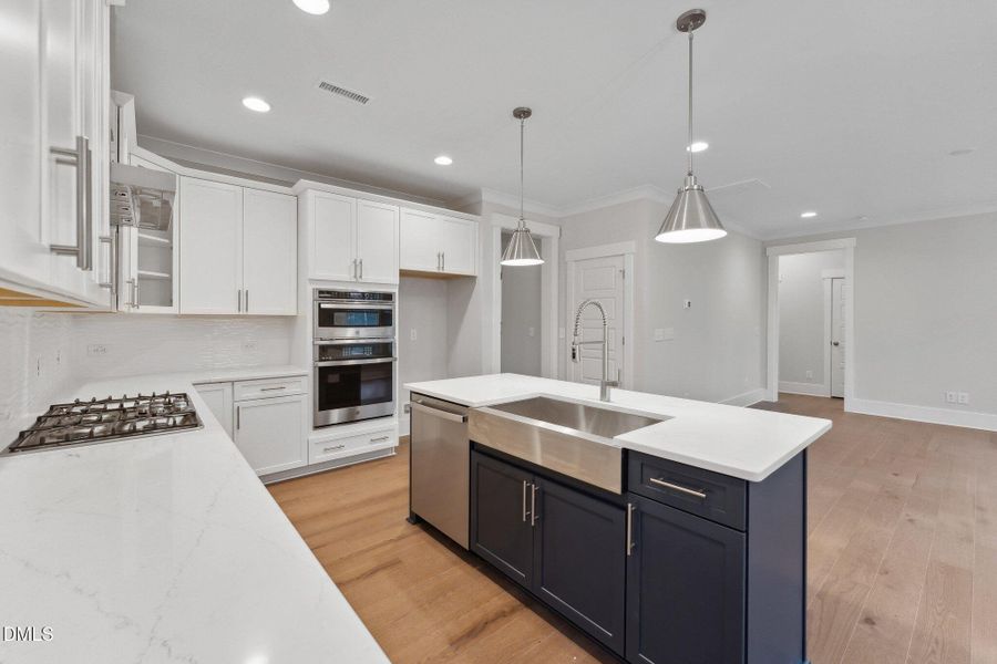 7-web-or-mls-DSC09905 7-web-or-mls-DSC09905