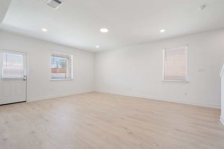 010_lb102543_608 010_lb102543_608