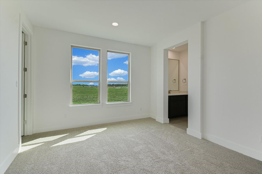 Spacious, unfurnished interior of a new home in Scofield Farms Estates, Georgetown (Image 30).