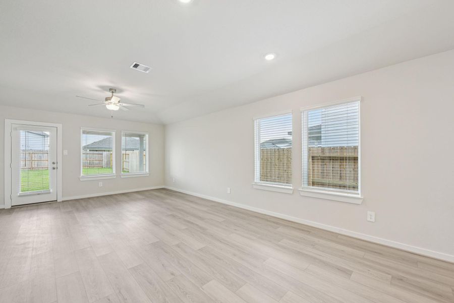 Spacious, unfurnished interior of a new home in Landing Meadows - Traditional Series, New Caney (Image 18). Spacious, unfurnished interior of a new home in Landing Meadows - Traditional Series, New Caney (Image 18).