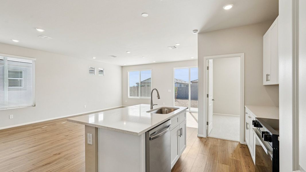 Image 4 of a home in North Copper Canyon.