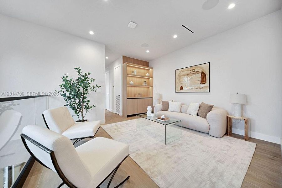 Furnished interior view inside a new home in , Fort Lauderdale (Image 71).