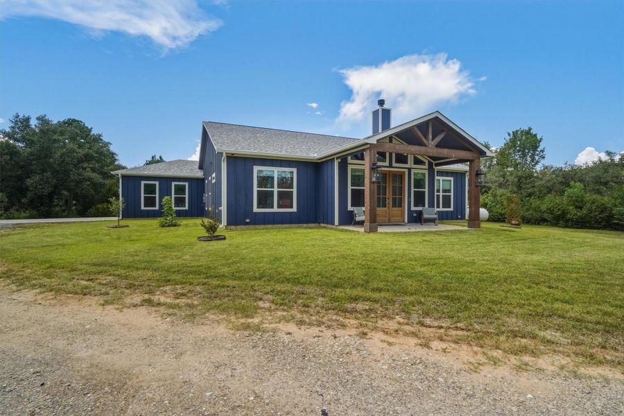 Sodded front and back yard, with mature trees, on two acres! Sodded front and back yard, with mature trees, on two acres!